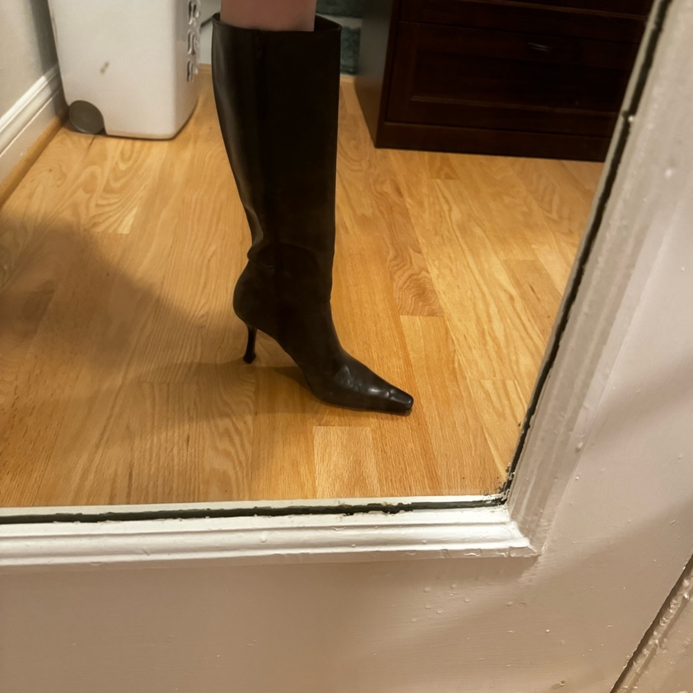 Stuart Weitzman Stiletto heel knee high boot Size 9M